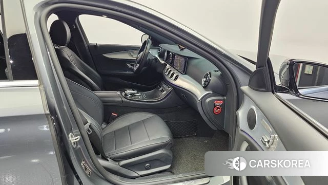Mercedes-Benz E-Class W213 2020 Серый из Кореи, фото 2