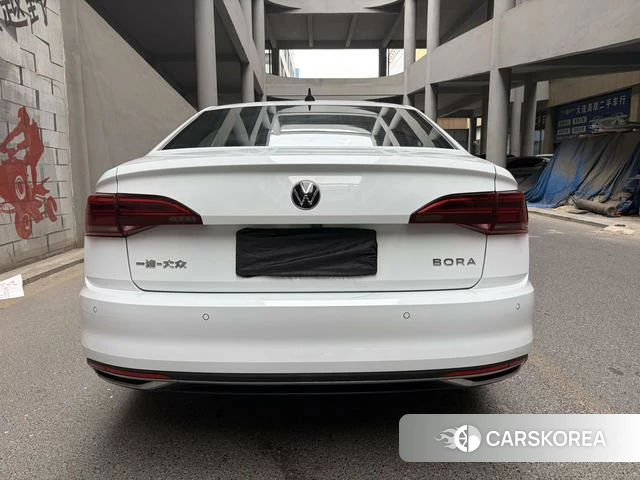 Volkswagen Bora 2022 Белый из Китая, фото 2