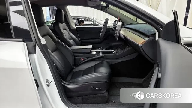 Tesla Model Y 2021 Белый из Кореи, фото 2