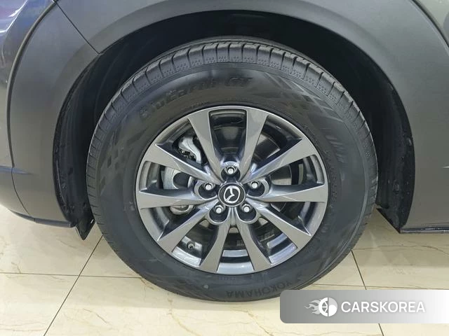 Mazda CX-30 2022 Темно-серый из Китая, фото 2