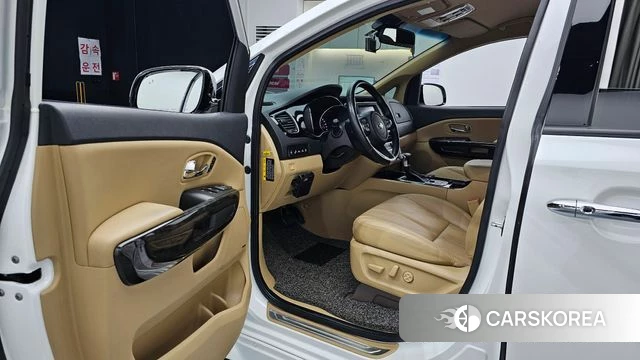 Kia The New Carnival 2019 Белый из Кореи, фото 2