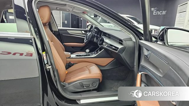 Audi A6 (C8) 2023 Черный из Кореи, фото 2