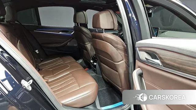 BMW 5 Series (G30) 2021 Черный из Кореи, фото 2