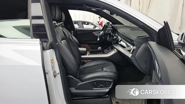 Audi Q8 (4M) 2020 Белый из Кореи, фото 2