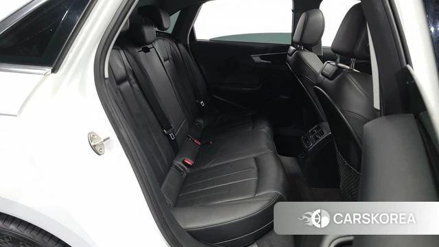Audi A4 (B9) 2018 Белый из Кореи, фото 2