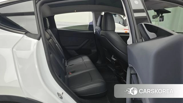 Tesla Model Y 2024 Белый из Кореи, фото 2