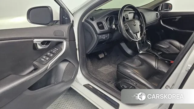 Volvo V40 2018 Белый из Кореи, фото 2