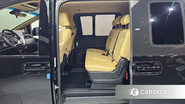 Hyundai Staria 2023 Черный из Кореи, фото 2