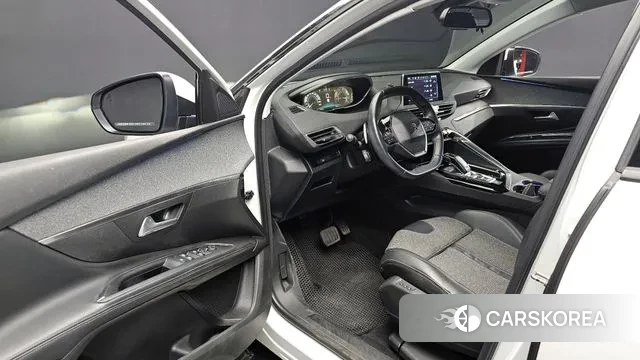 Peugeot 5008 second generation 2018 Белый из Кореи, фото 2