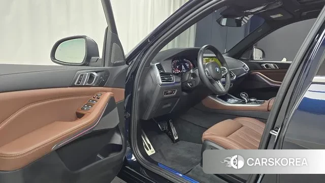 BMW X5 (G05) 2023 Черный из Кореи, фото 2