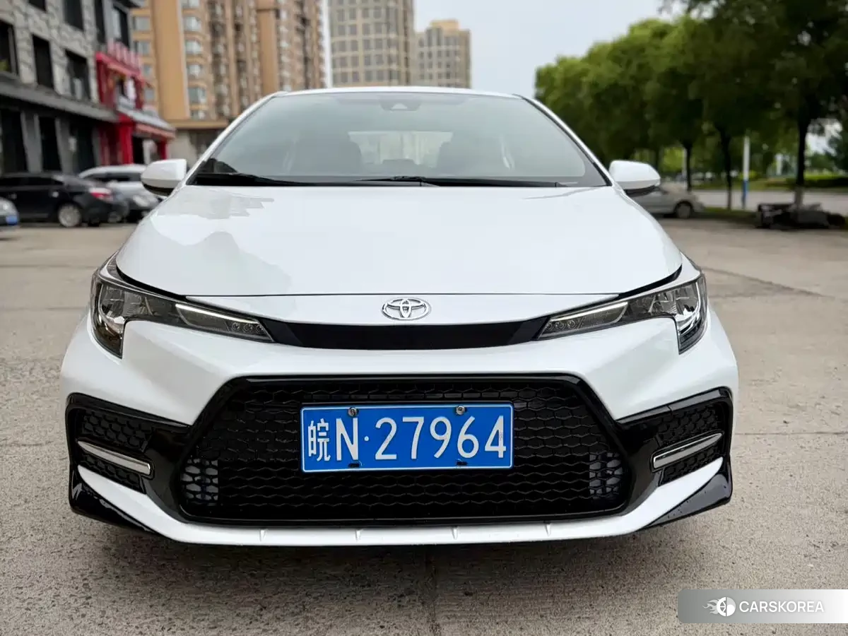Toyota Levin 2021 Белый из Китая, фото 2
