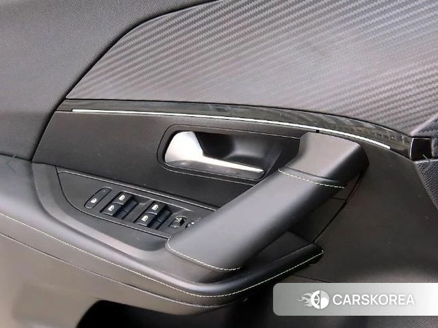 Peugeot e-2008 second generation 2021 Черный из Кореи, фото 2