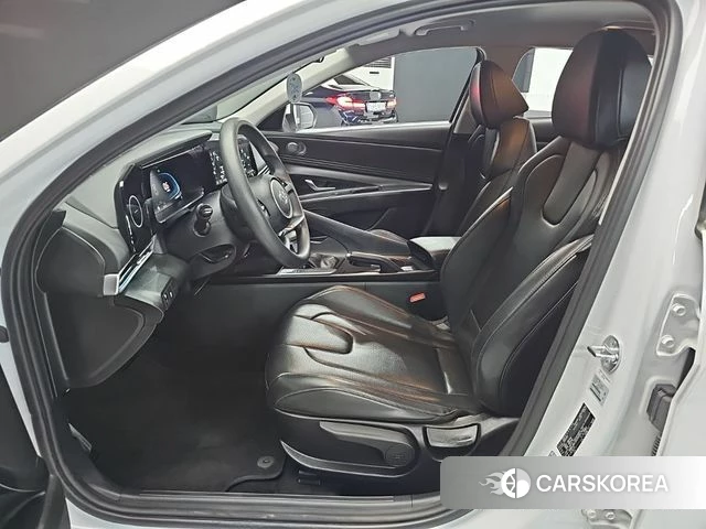 Hyundai The New Avante (CN7) 2023 Белый из Кореи, фото 2