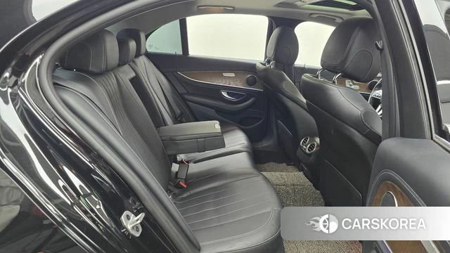 Mercedes-Benz E-Class W213 2019 Черный из Кореи, фото 2