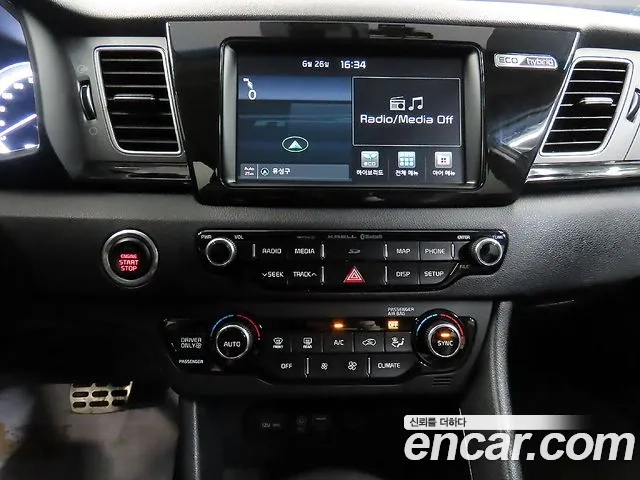 Kia Niro 2018 Черный из Кореи, фото 2