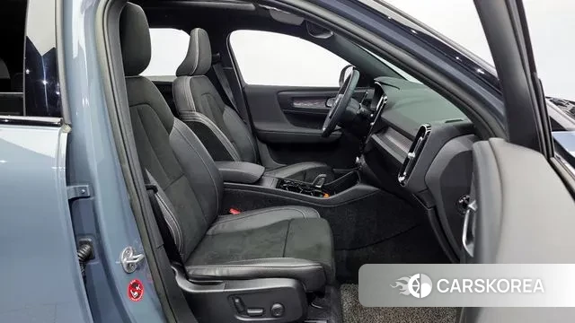 Volvo XC40 2022 Серый из Кореи, фото 2