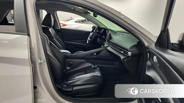 Hyundai Avante (CN7) 2023 Серебряный из Кореи, фото 2