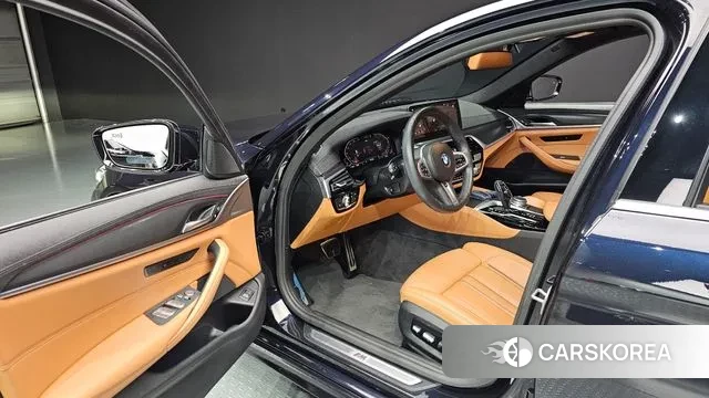 BMW 5 Series (G30) 2022 Синий из Кореи, фото 2