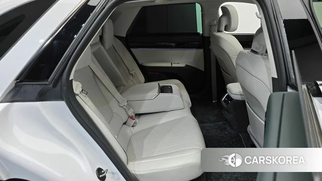 Hyundai Grandeur Hybrid (GN7) 2023 Белый из Кореи, фото 2