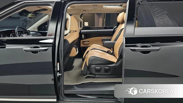 Kia Carnival 4th generation 2022 Черный из Кореи, фото 2