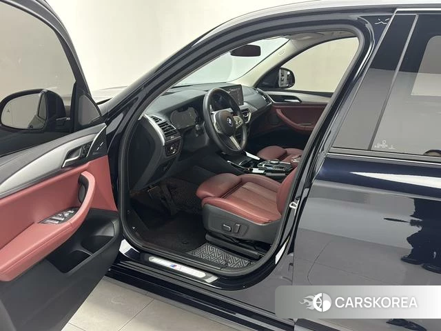 BMW iX3 2023 Черный из Китая, фото 2
