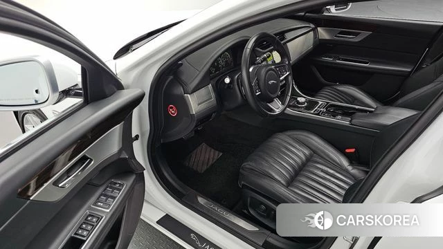 Jaguar XF (X260) 2018 Белый из Кореи, фото 2