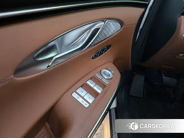 Genesis GV70 2021 Белый из Кореи, фото 2