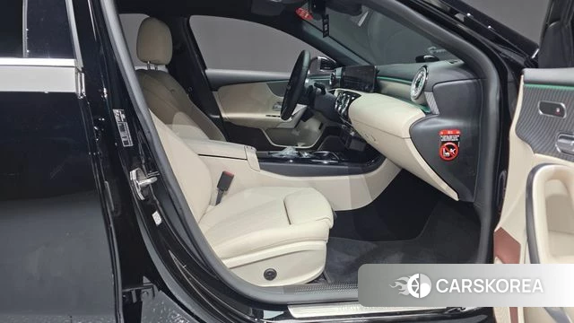 Mercedes-Benz A-Class W177 2024 Черный из Кореи, фото 2