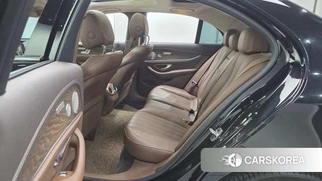 Mercedes-Benz E-Class W213 2019 Черный из Кореи, фото 2