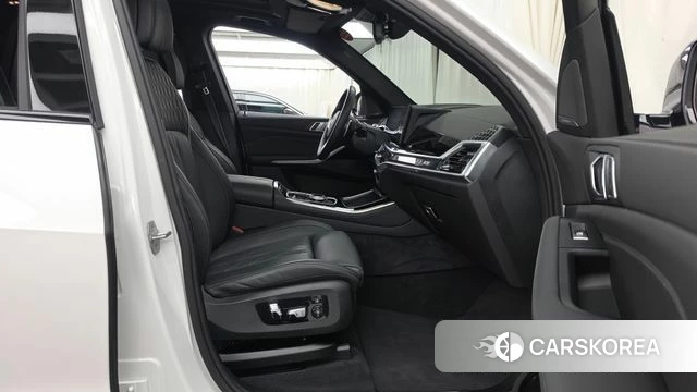 BMW X5 (G05) 2024 Белый из Кореи, фото 2