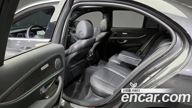 Mercedes-Benz E-Class W213 2022 Серый из Кореи, фото 2