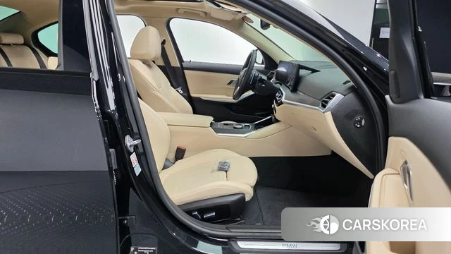 BMW 3 Series (G20) 2023 Черный из Кореи, фото 2