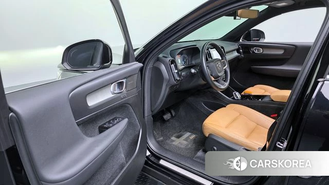 Volvo XC40 2021 Черный из Кореи, фото 2