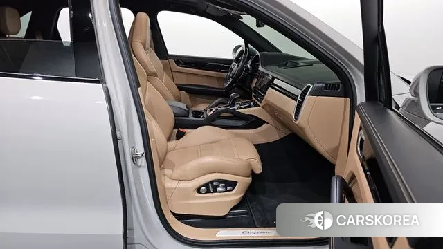 Porsche Cayenne (PO536) 2021 Серый из Кореи, фото 2