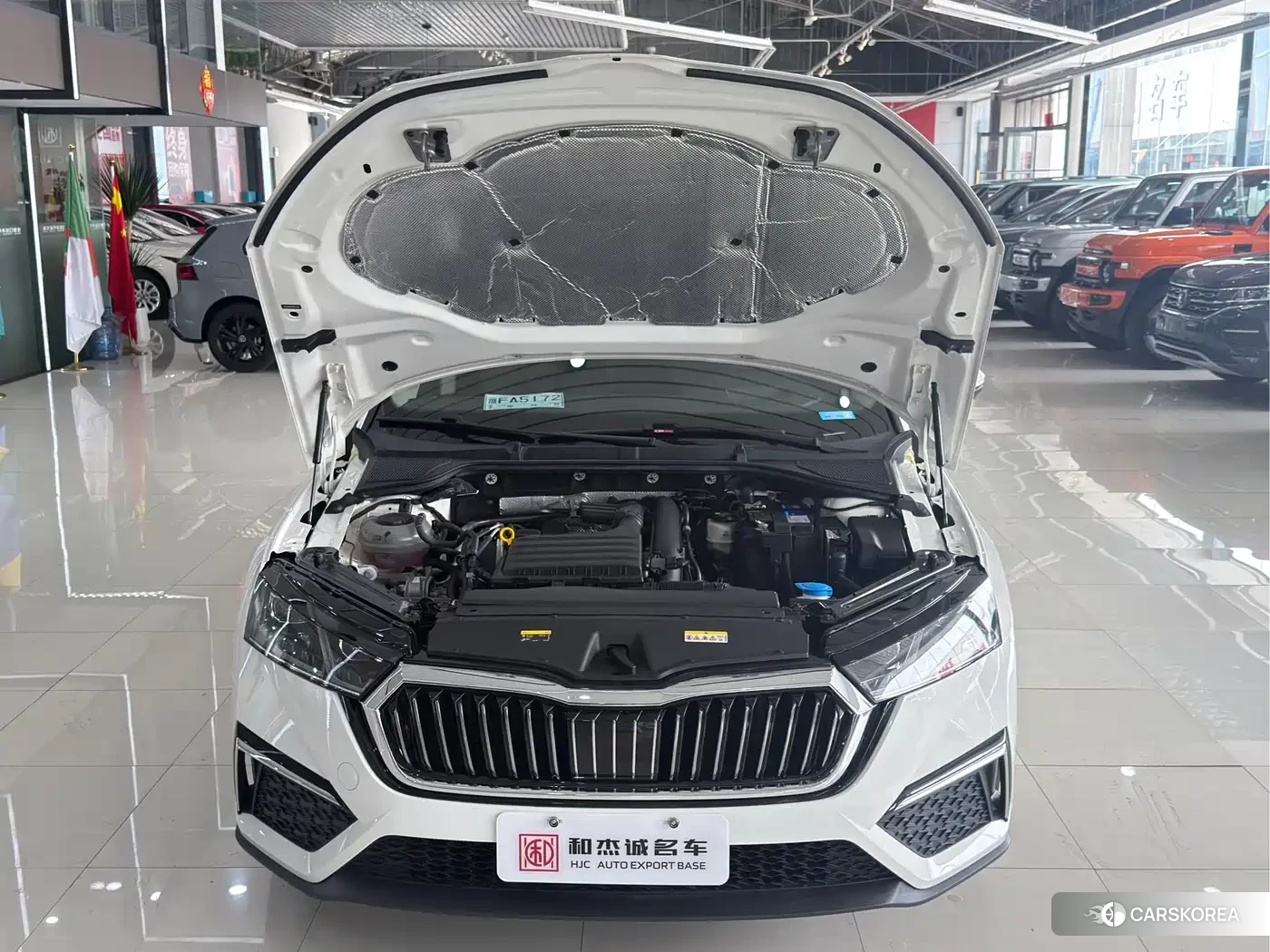 Skoda Octavia 2023 Белый из Китая, фото 2