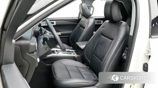 Ford Explorer 6th Generation 2021 Белый из Кореи, фото 2