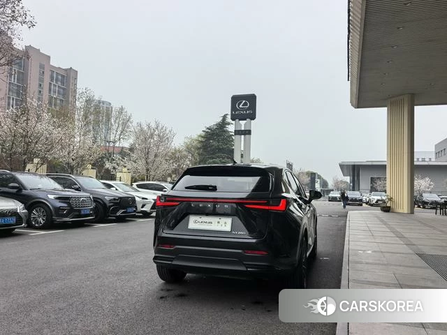 Lexus NX 2023 Черный из Китая, фото 2