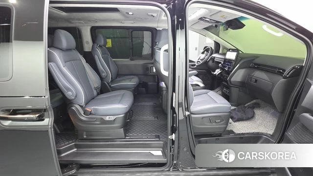 Hyundai Staria 2025 Черный из Кореи, фото 2