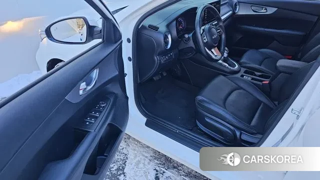 Kia The New K3 2nd generation 2021 Белый из Кореи, фото 2