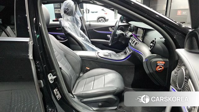 Mercedes-Benz E-Class W213 2022 Черный из Кореи, фото 2