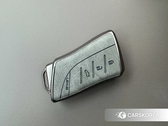 Lexus ES 2025 Темно-серый из Китая, фото 2