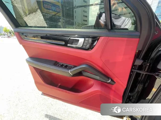 Porsche Cayenne (PO536) 2022 Черный из Кореи, фото 2