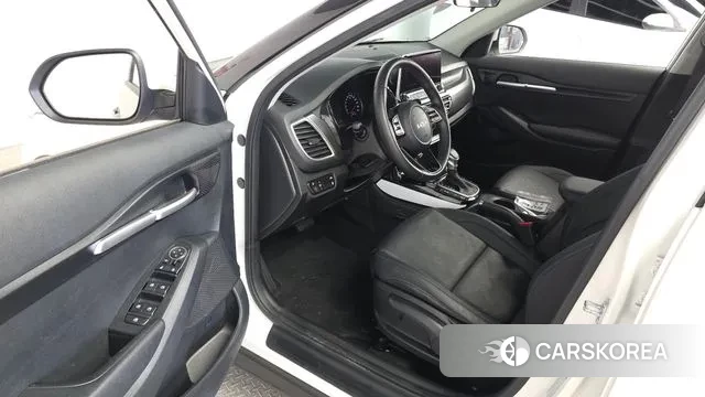 Kia Seltos 2022 Белый из Кореи, фото 2