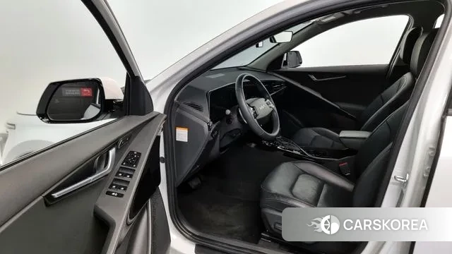 Kia Di Ol Nu Niro 2023 Белый из Кореи, фото 2