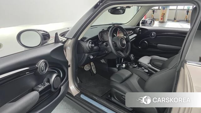 Mini Cooper 2023 Песочный из Кореи, фото 2