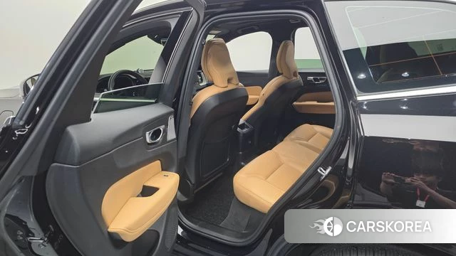 Volvo XC60 second Generation 2020 Черный из Кореи, фото 2
