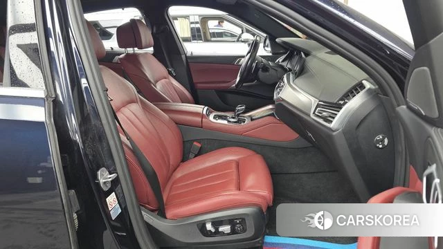 BMW X6 (G06) 2021 Черный из Кореи, фото 2