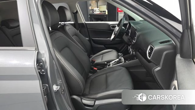 Hyundai Venue 2023 Серый из Кореи, фото 2