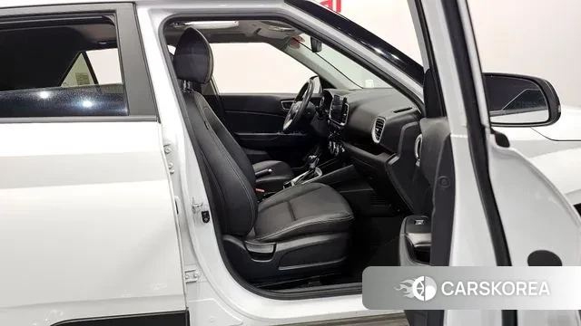 Hyundai Venue 2023 Белый из Кореи, фото 2