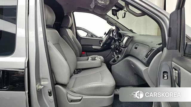 Hyundai The New Grand Starex 2018 Серебристо-серый из Кореи, фото 2